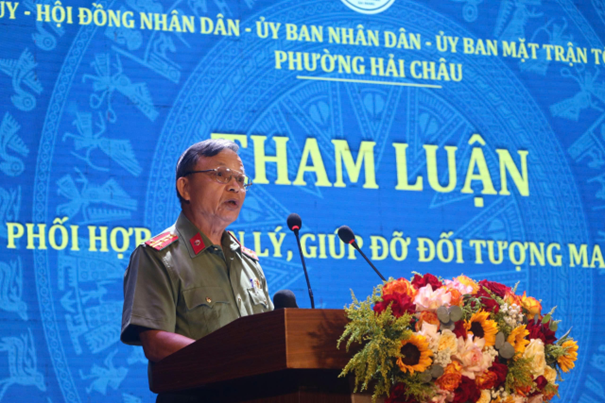 Ông Trần Tám thành viên Chi hội Cựu Công an nhân dân “hiếm kế” tại hội nghị quán triệt, tuyên truyền và triển khai xây dựng “Phường Hải Châu không ma túy”.