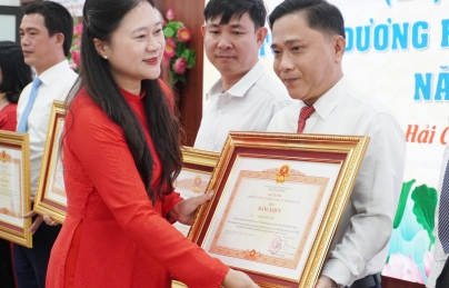 Tôn vinh những đóng góp của đội ngũ nhà giáo phường Hải Châu nhân dịp 20/11 Tôn vinh những đóng góp của đội ngũ nhà giáo phường Hải Châu nhân dịp 20/11