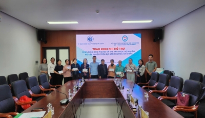 Trao hỗ trợ chữa bệnh hiểm nghèo cho 7 trường hợp phường Hải Châu