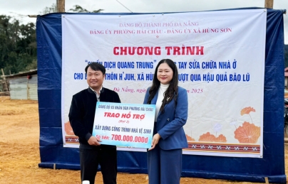 Phường Hải Châu trao tặng 700 triệu đồng hỗ trợ sửa chữa nhà ở cho các hộ gia đình thôn H’juh, xã Hùng Sơn
