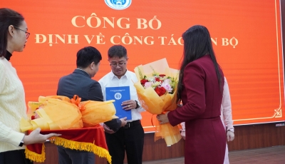 Công bố quyết định công tác cán bộ, tiếp nhận và bố trí nhân sự tại Trung tâm Cung ứng dịch vụ sự nghiệp công