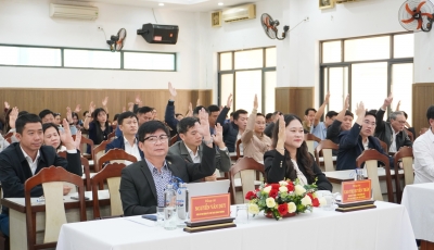 Lấy ý kiến cử tri nơi công tác với người được giới thiệu ứng cử