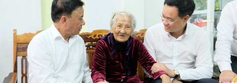 Đoàn công tác Trung ương thăm, tặng quà gia đình chính sách, hộ khó khăn tại phường Hải Châu nhận dịp Tết Bính Ngọ 2026