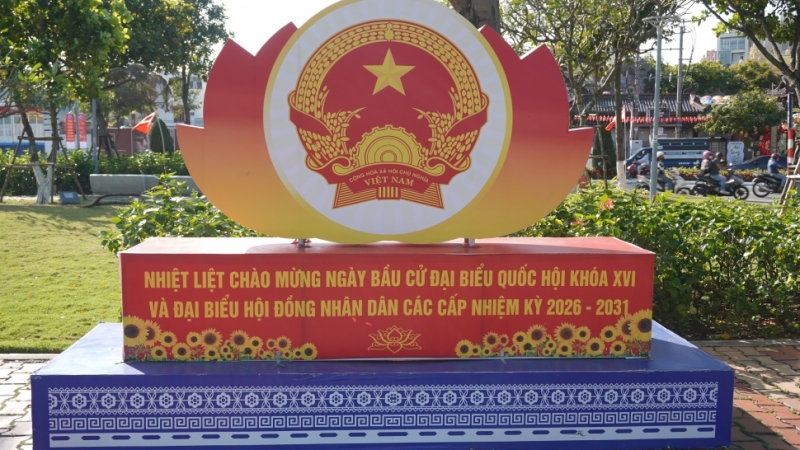 Phố phường Hải Châu rực rỡ cờ hoa chào mừng Ngày hội non sông