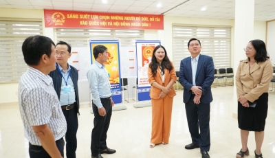 Đoàn công tác thành phố kiểm tra các điểm bầu cử tại phường Hải Châu