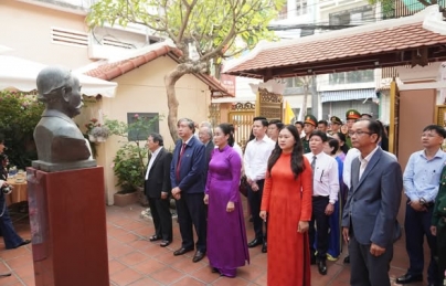 Dâng hương kỷ niệm 100 năm ngày mất nhà yêu nước Phan Châu Trinh