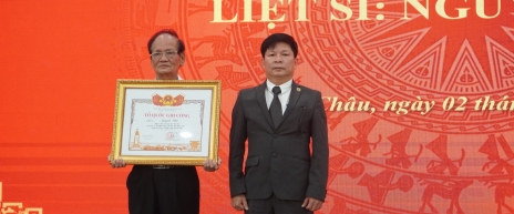 Hải Châu tổ chức Lễ trao Bằng “Tổ quốc ghi công” cho thân nhân liệt sĩ Nguyễn Phú 