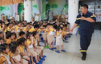 Bản tin Video: Tăng cường kỹ năng phòng cháy, chữa cháy cho cán bộ công nhân viên Trường Mầm non Dạ Lan Hương