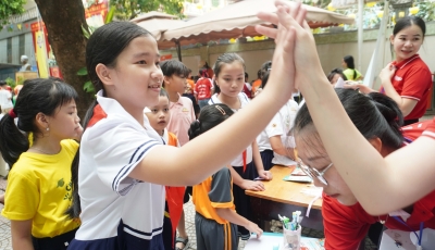 Sôi nổi Ngày hội tháng 4 tại Trường Tiểu học Phan Thanh 