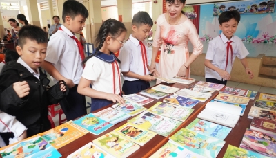 Sôi nổi Ngày hội Sách – Lan tỏa văn hóa đọc trong thời đại số  tại Trường Tiểu học Bạch Đằng