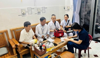 Trạm Y tế phường Hải Châu khám sức khỏe tại nhà các Mẹ Việt Nam Anh hùng và người có công với cách mạng Trạm Y tế phường Hải Châu khám sức khỏe tại nhà các Mẹ Việt Nam Anh hùng và người có công với cách mạng