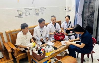 Trạm Y tế phường Hải Châu khám sức khỏe tại nhà các Mẹ Việt Nam Anh hùng và người có công với cách mạng Trạm Y tế phường Hải Châu khám sức khỏe tại nhà các Mẹ Việt Nam Anh hùng và người có công với cách mạng