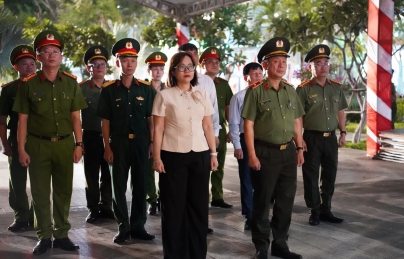 Lãnh đạo Công an thành phố Đà Nẵng dâng hương tại Nghĩa trủng Phước Ninh Lãnh đạo Công an thành phố Đà Nẵng dâng hương tại Nghĩa trủng Phước Ninh
