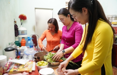 BỮA CƠM TRI ÂN – GÓI TRỌN NGHĨA TÌNH THÁNG BẢY BỮA CƠM TRI ÂN – GÓI TRỌN NGHĨA TÌNH THÁNG BẢY