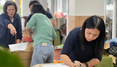 Cô trò Hải Châu gom yêu thương gửi bà con vùng lũ