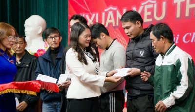 Quận Hải Châu trao tặng 135 suất quà “Xuân yêu thương” Quận Hải Châu trao tặng 135 suất quà “Xuân yêu thương”