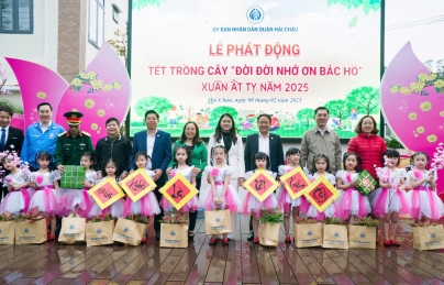 Quận Hải Châu trồng hơn 800 cây xanh, tặng 160 chậu cây cho người dân nhân Tết trồng cây Quận Hải Châu trồng hơn 800 cây xanh, tặng 160 chậu cây cho người dân nhân Tết trồng cây