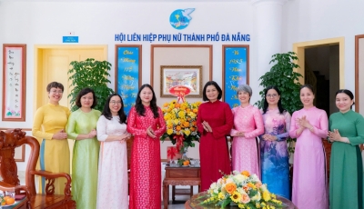 Bí thư Quận ủy Hải Châu thăm các đơn vị nhân ngày Quốc tế Phụ nữ 8/3 Bí thư Quận ủy Hải Châu thăm các đơn vị nhân ngày Quốc tế Phụ nữ 8/3