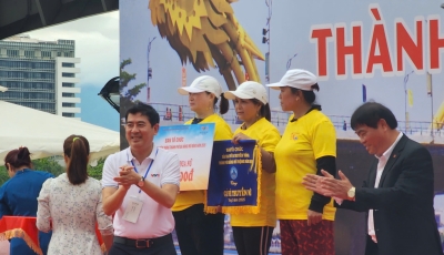 Đội đua thuyền nam nữ Hải Châu đạt thành tích tại Giải Đua thuyền truyền thống TP Đà Nẵng mở rộng 2025 Đội đua thuyền nam nữ Hải Châu đạt thành tích tại Giải Đua thuyền truyền thống TP Đà Nẵng mở rộng 2025