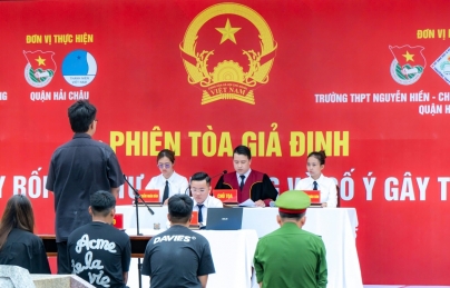 Tổ chức phiên tòa giả định cho hơn 700 học sinh, thanh niên Tổ chức phiên tòa giả định cho hơn 700 học sinh, thanh niên