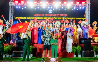 Phố đi bộ Bạch Đằng rực rỡ cờ hoa trong chương trình nghệ thuật “Đất nước trọn niềm vui” Phố đi bộ Bạch Đằng rực rỡ cờ hoa trong chương trình nghệ thuật “Đất nước trọn niềm vui”