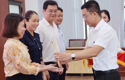 Khen thưởng đột xuất Trung tâm Phục vụ hành chính công và Phòng Văn hoá – Xã hội phường Khen thưởng đột xuất Trung tâm Phục vụ hành chính công và Phòng Văn hoá – Xã hội phường