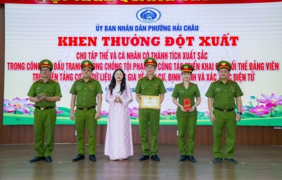 Phường Hải Châu khen thưởng đột xuất các tập thể, cá nhân có thành tích xuất sắc trong thực hiện nhiệm vụ Phường Hải Châu khen thưởng đột xuất các tập thể, cá nhân có thành tích xuất sắc trong thực hiện nhiệm vụ