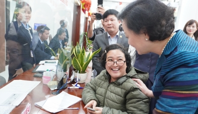 Phó Thủ tướng Phạm Thị Thanh Trà đến thăm, kiểm tra hoạt động Trung tâm phục vụ hành chính công phường Hải Châu Phó Thủ tướng Phạm Thị Thanh Trà đến thăm, kiểm tra hoạt động Trung tâm phục vụ hành chính công phường Hải Châu