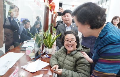 Phó Thủ tướng Phạm Thị Thanh Trà đến thăm, kiểm tra hoạt động Trung tâm phục vụ hành chính công phường Hải Châu Phó Thủ tướng Phạm Thị Thanh Trà đến thăm, kiểm tra hoạt động Trung tâm phục vụ hành chính công phường Hải Châu