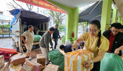 Hơn 7 tấn hàng từ phường Hải Châu đến Quy Nhơn Nam: Chuyến hỗ trợ mang theo những yêu thương vượt sức tưởng tượng Hơn 7 tấn hàng từ phường Hải Châu đến Quy Nhơn Nam: Chuyến hỗ trợ mang theo những yêu thương vượt sức tưởng tượng
