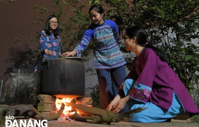 Những ngày Tết ấm Những ngày Tết ấm