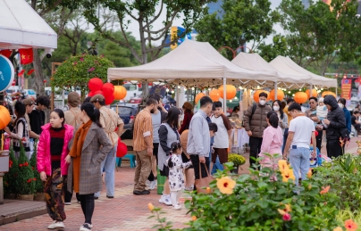 Rộn ràng Phiên chợ Tết tại Phố đi bộ Bạch Đằng Rộn ràng Phiên chợ Tết tại Phố đi bộ Bạch Đằng