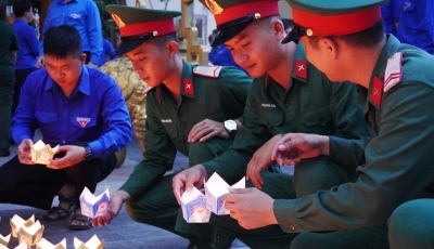Thanh niên Hải Châu thắp nến tri ân dịp 27/7 Thanh niên Hải Châu thắp nến tri ân dịp 27/7