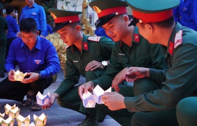 Thanh niên Hải Châu thắp nến tri ân dịp 27/7 Thanh niên Hải Châu thắp nến tri ân dịp 27/7